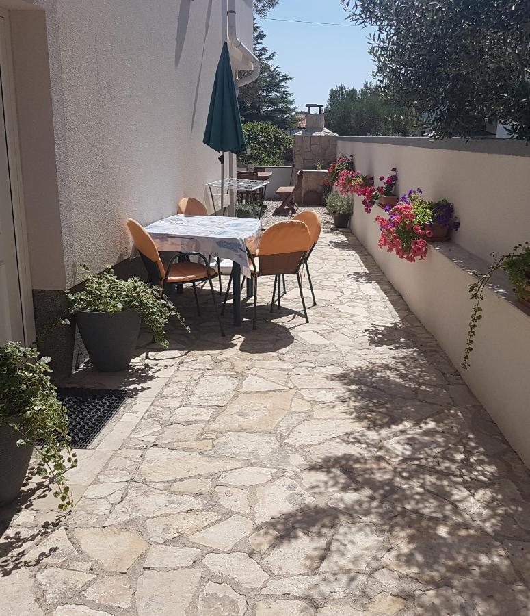 Apartments With A Parking Space Novalja, Pag - 6504 Eksteriør billede